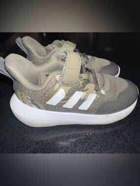 Adidas Cloudfoam Sneakers